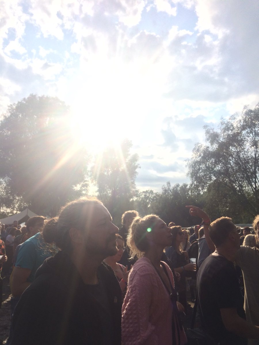 aherrewijn's tweet photo. @Village_Fest Bedankt! Ik was natuurlijk nieuwsgierig naar een stukje ‘eventplanning behind the scenes’. En na regen kwam zonneschijn! https://t.co/U9IxGwXejq