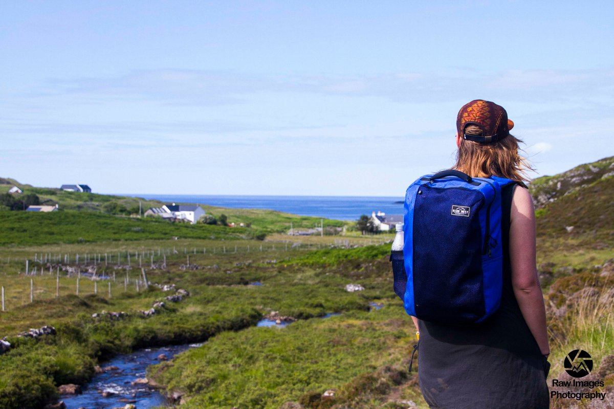 Raw_Images_Pho's tweet image. Sooo much fun shooting the #everydaybackpack from the Alpinebear range with these fabulous ladies 🌞👍🏻😎  @alpinebearinc #alpinebearinc #scotland #backpack  #waterfall #getoutside #lybster #whaligoesteps #secretteagarden #clashnessiefalls  #Sponsored alpinebear.com