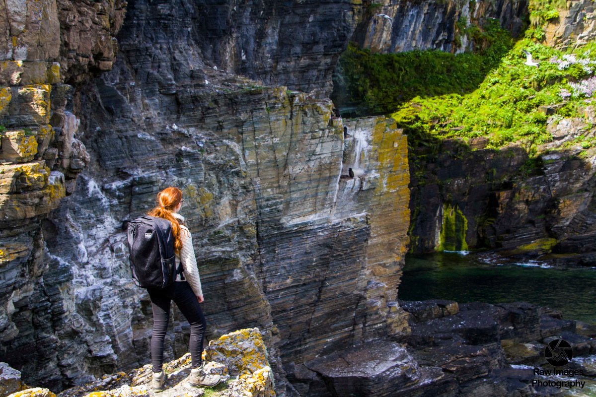 Raw_Images_Pho's tweet image. Sooo much fun shooting the #everydaybackpack from the Alpinebear range with these fabulous ladies 🌞👍🏻😎  @alpinebearinc #alpinebearinc #scotland #backpack  #waterfall #getoutside #lybster #whaligoesteps #secretteagarden #clashnessiefalls  #Sponsored alpinebear.com