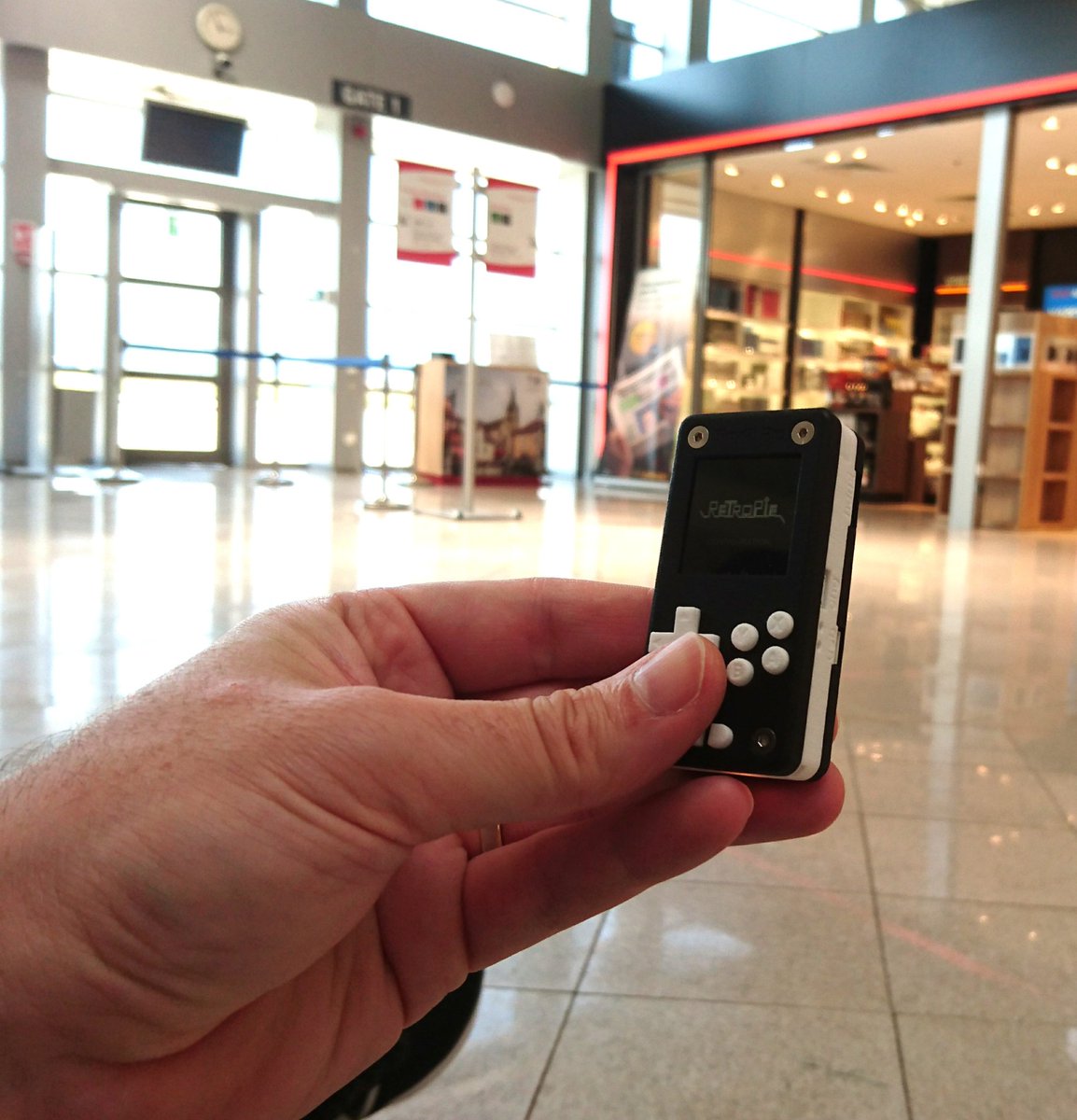 FunkyPiwy's tweet photo. When you want to travel light, who's your best buddy? @Pi0CKET 's #TinyPiPro of course :-D https://t.co/Ov4n07g246