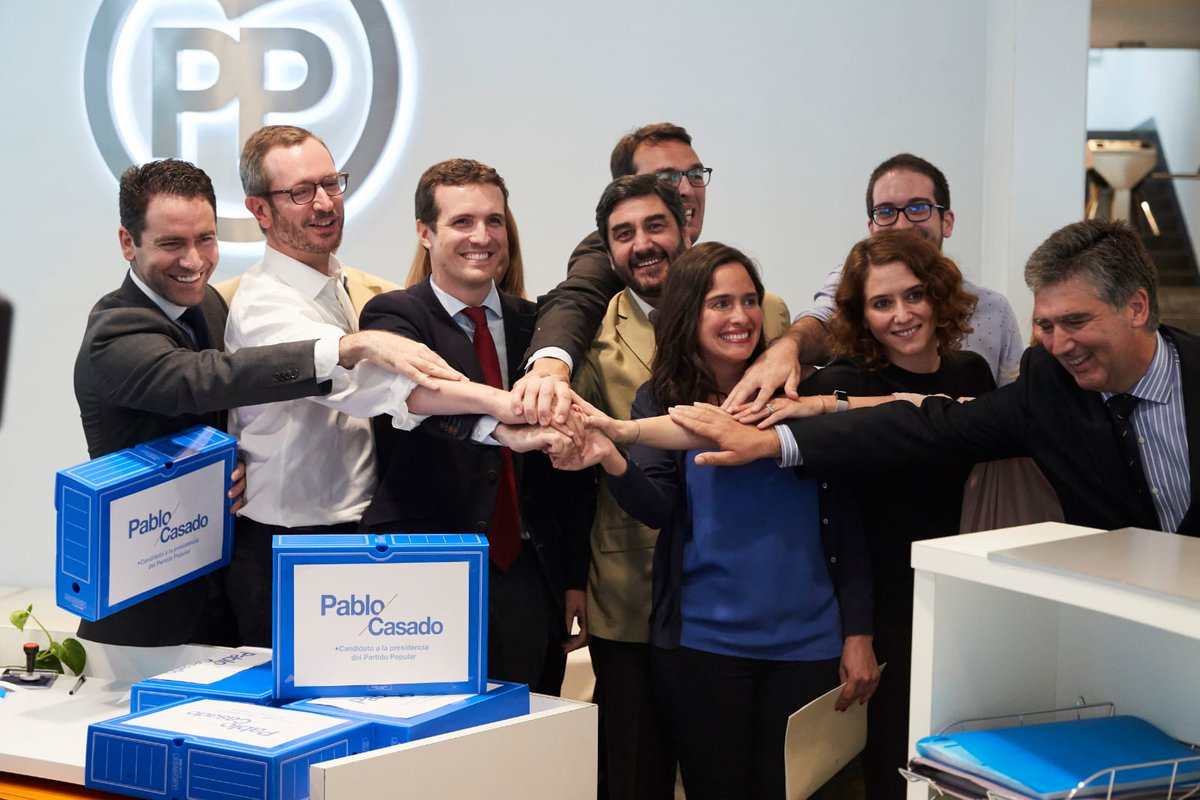 Hace un año <a href="/pablocasado_/">Pablo Casado Blanco</a> dio un paso adelante empezando así una hoja en blanco en el libro de historia de <a href="/populares/">life</a> 

España se enfrenta a grandes desafíos y numerosas dificultades; estaremos ahí para contribuir a minimizarlas y dejar un país mejor a las nuevas generaciones.