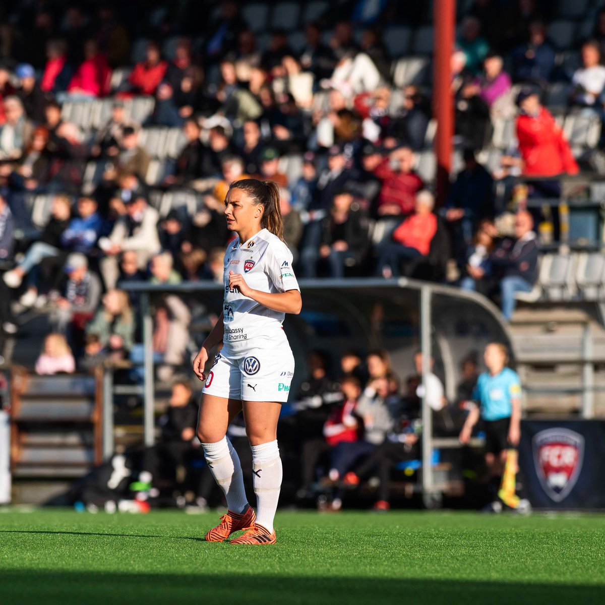FCRosengard's tweet photo. MATCHDAG! 
🏆 OBOS Damallsvenskan
⚽️ FC Rosengård - Växjö DFF 
🕒 Avspark 17:30
📍 Malmö IP 
 💻 https://t.co/sVLQ7h1Uwb 
#Viärfcrosengård #FCR ❤️💙 https://t.co/mjgFRZnVu3