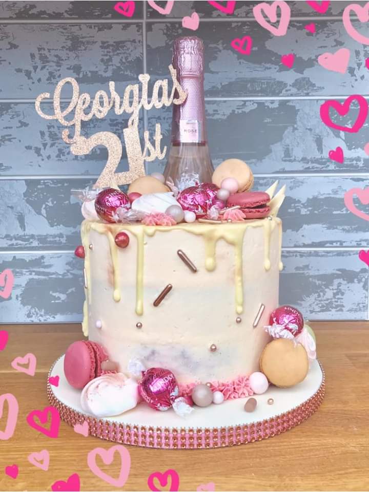 JAcakesandsugar's tweet photo. We do love a chocolate drip cake and here are a few from list last month 🎂🍰 #birthdaycake #chocolatedripcake #chocolatecake #chocolate https://t.co/zIYQvSwLQA