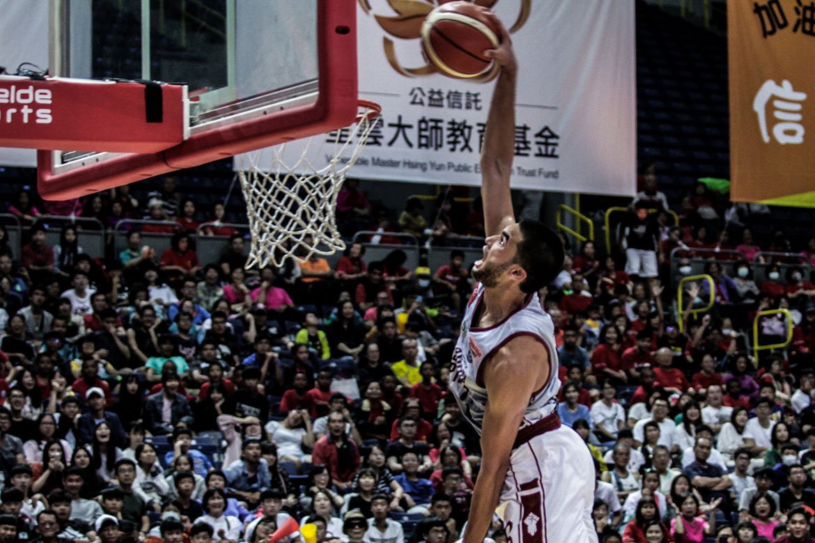 tiebreakertimes's tweet photo. Kobe Paras explodes for 36 as UP Fighting Maroons complete #BLIACup2019 sweep >> https://t.co/9JUJ2sOns6 https://t.co/sYm5PCpFmK