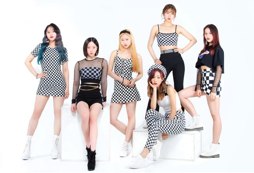 KpopGirlzBands1's tweet photo. Las dos nuevas miembros de #Bebe6 son las hermanas gemelas #ShinArin y #ShinHyerin.

Harán #COMEBACK el 29 de julio con el mini album "Blue Some" https://t.co/XiOLQlG1wi