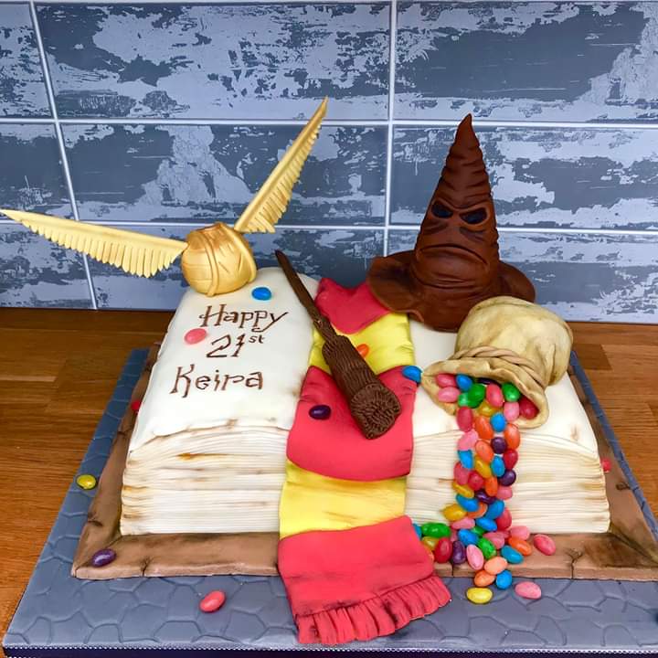 JAcakesandsugar's tweet photo. We love a Harry Potter cake 😁 and one member of the JA team promises to have watched them all by the end of the year 😂 #HarryPotter #sortinghat @HarryPotterFilm @warnerbros https://t.co/himG7JmiF0