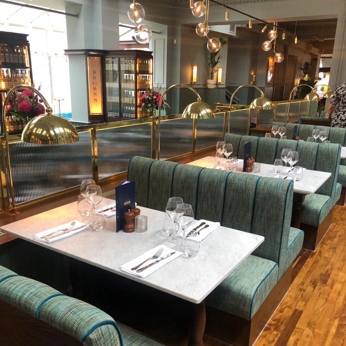 BrownsEdinburgh's tweet photo. Come and enjoy a Sunday Roast in our beautiful new surroundings.

BOOK Now - https://t.co/yOJta9ULtd https://t.co/Exjw5MrUqu