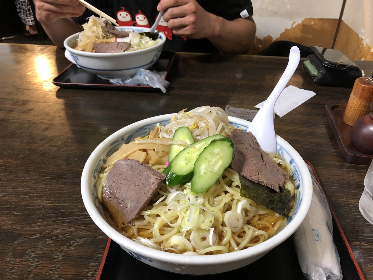 ITAMIKANZAKI's tweet photo. どうも〜フレディです!
スイカが欲しかったんですが〜尾花沢スイカはまだシーズンイン前らしく〜スイカサイダーで我慢!
でも〜冷やしラーメン、芋煮、玉コン、つや姫おにぎり 全部美味しかったです〜!
山形最高〜です!
#イタカン
#TERN
#FDB140
#DAHON https://t.co/nfv5tz7bfE