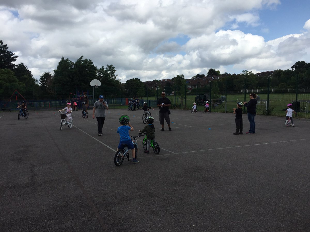thochorg's tweet photo. Big thanks to our wonderful volunteers,local residents and partners for a fantastic #familydayout @lovebarnetparks @MayorofLondon @LondonNPC #UrbanParkZ @thochorg #Childshill #TogetherBarnet yesterday with @Fusion__Extreme #MattiHemmings #BMX #skateboarding #WheeliO #MiniRiderZ https://t.co/VIuJ7LlycL