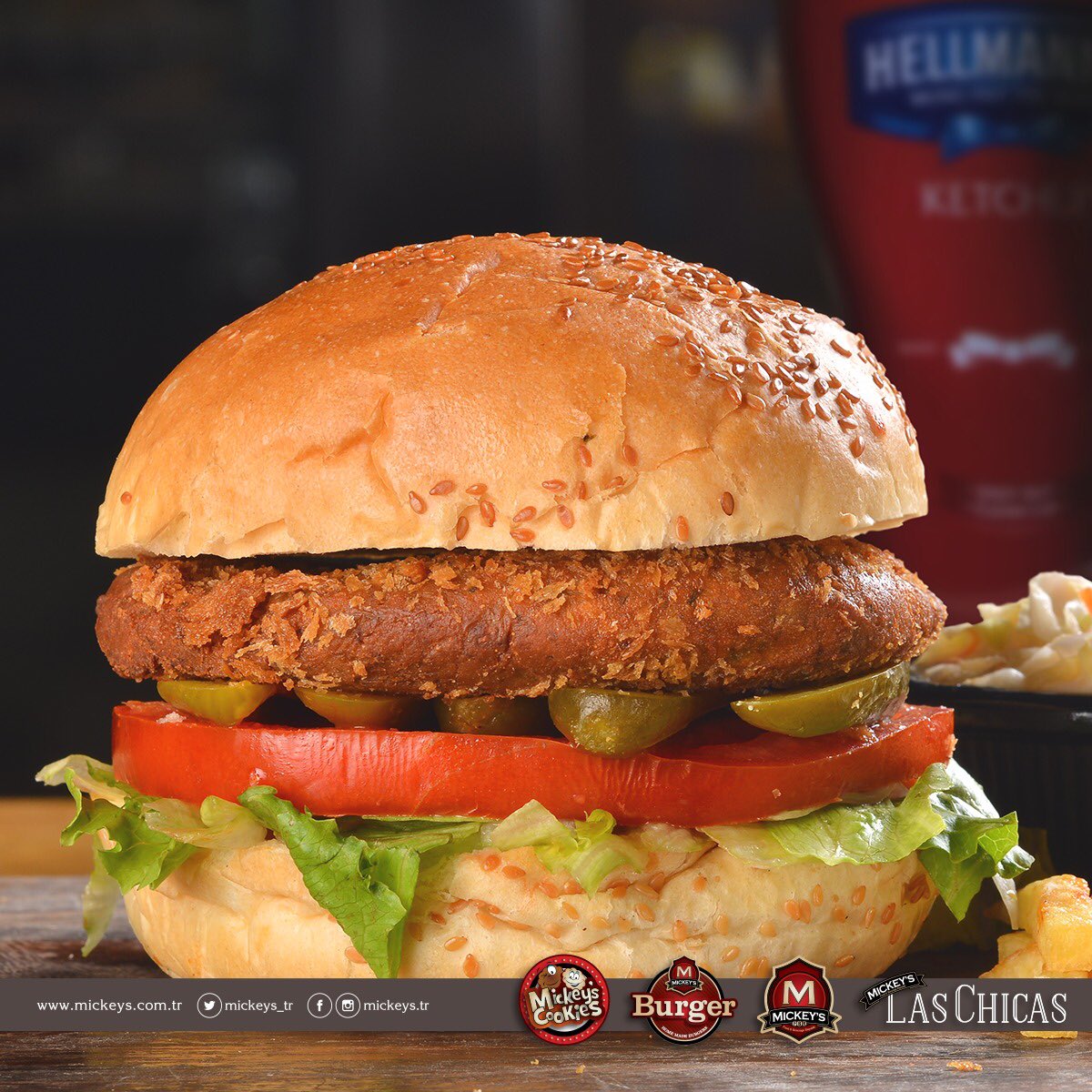 mickeys_tr's tweet photo. Buluşmalarda menüde kendine ayrılmış bir alan bulamayan Vejetaryen misafirlerimiz için Vejetaryen Burger Mickey’s’de!
#mickeysfoodandbeverage #ankara #vejeteryanburger #vejetaryen https://t.co/bQ9NSufSZR