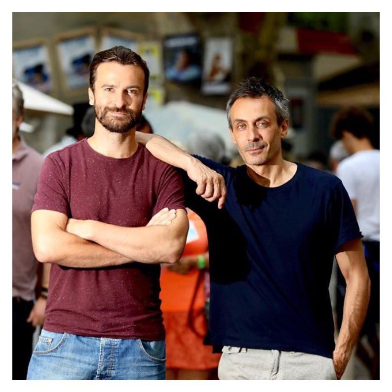 😅📟 Pour toute demande de photoshooting avec nos 2 mannequins Amaury &amp; Benoit, veuillez composer le 3615ATA.
📸™️ Jerome Rey, La Provence.
#OFF2019 #LaMachineDeTuring #Avignon