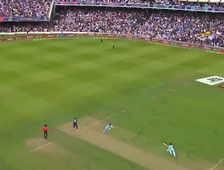 SajSadiqCricket's tweet photo. Kumar Dharmasena "There were too many things on our plate. We had to watch the batsmen complete the 1st run, ball being fielded, whether the batsmen completed the 2nd run & where the throw would come from. We were all happy that the batsmen had completed the 2nd run" #CWCFinal19 https://t.co/4rwgzDKKdT