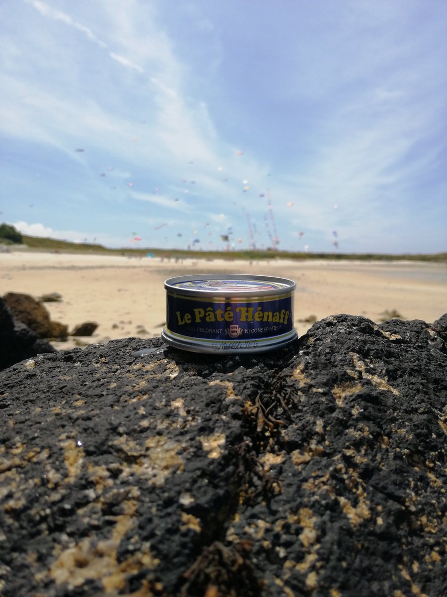davmorvan's tweet photo. En direct de #porpoder au festival #esti_vent avec #lePateHénaff
#Bretagne
#Finistère https://t.co/OaF0AZ3XQP