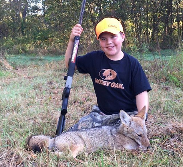 SPORTSMANchnl's tweet image. "??? When is a good time to shoot a coyote?? ANSWER IS __________🤔." - Sean Lundy

#IAMSPORTSMAN #predators #predatorcontrol #coyote #coyotehunting #predatorhunting