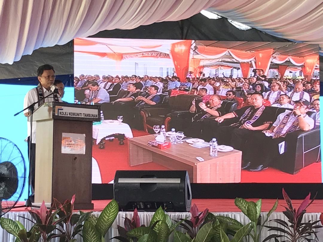 Sulaiman_Ismail's tweet photo. Majlis Perasmian Kolej Komuniti Tambunan Sabah oleh YAB Ketua Menteri Sabah. Satu lagi kejayaan JKR Malaysia selaku agensi pelaksana projek2 Persekutuan. Terima kasih kpd Kementerian Pendidikan selaku penganjur.@kpkrjkr @ZAzidin @massie6208 @AdminPpk2 @CKP_JKR @PSUPSABAH https://t.co/t26NwpLPFL