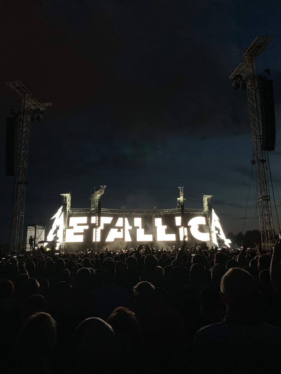 triinkd's tweet photo. This was something else – Metallica in Tartu. What an amazing concert & what a great year it has been for Tartu. 💙 #metintartu https://t.co/RlClaV4slV