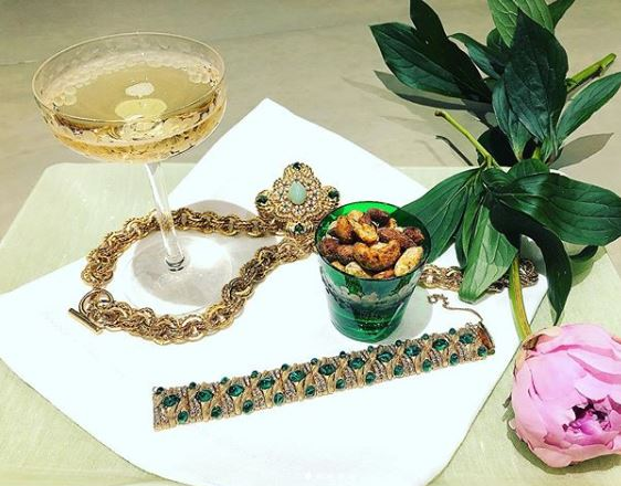 It's been a hectic few weeks prepping for the launch of my new collections. So we decided it was time for a well-deserved glass of Champagne in my Isadora Champagne Coupe 🥂 our Tallulah Tipple glasses also make perfect nibble pots xx RB
#ChampagneGlass #Champagne #Crystal