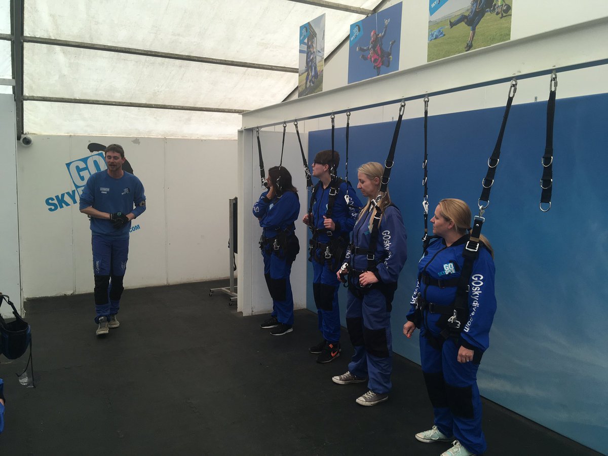 AlabareUK's tweet image. We are here at @GoSkydiveUK where we have some very brave fundraisers who are skydiving to raise money for homeless and vulnerable #Veterans. Thank you all so much for your support!