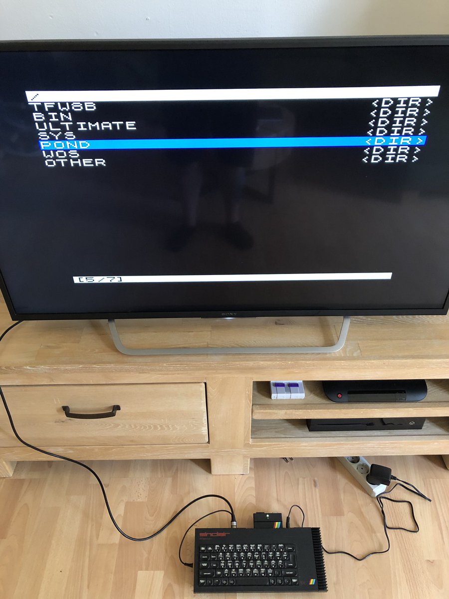 Let’s try some stuff to see how if everything works. I’m also enjoying the Speccy connected to the big screen in the living room A LOT. Here is the divMMC Future .tap file selector menu