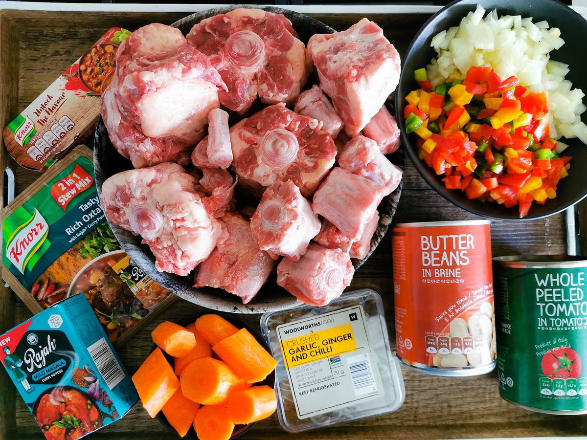 Luyanda_Maf's tweet photo. Oxtail loading... π©πΎβπ³
#cookingwithluyanda
#TogetherWithRajah https://t.co/baM0ijh1JC