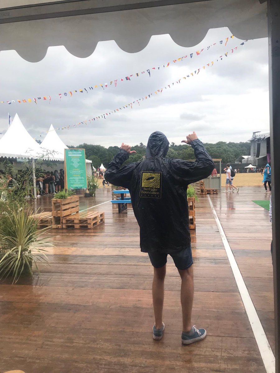 #LollaParis jour 2 !
Pas eu le temps de passer sur notre stand hier ? 🤔 On t’attend aujourd’hui ! 💪🏻

Nous avons pour toi :
🌊 plein de sourires 💙
🌊 mini-cours de surf sur l’herbe 🏄🏻‍♂️
🌊 des super vestes au cas où il pleut à nouveau 😉