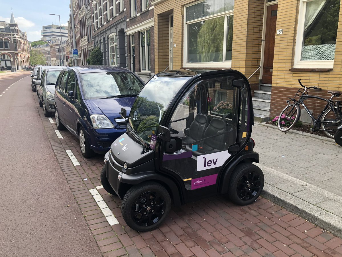 New electric cars in Rotterdam. Will this be as popular as the <a href="/ridefelyx/">felyx</a> e-scooters? 
#lev #sharedmobility #mobility <a href="/getlev_nl/">Lev</a> #rotterdam