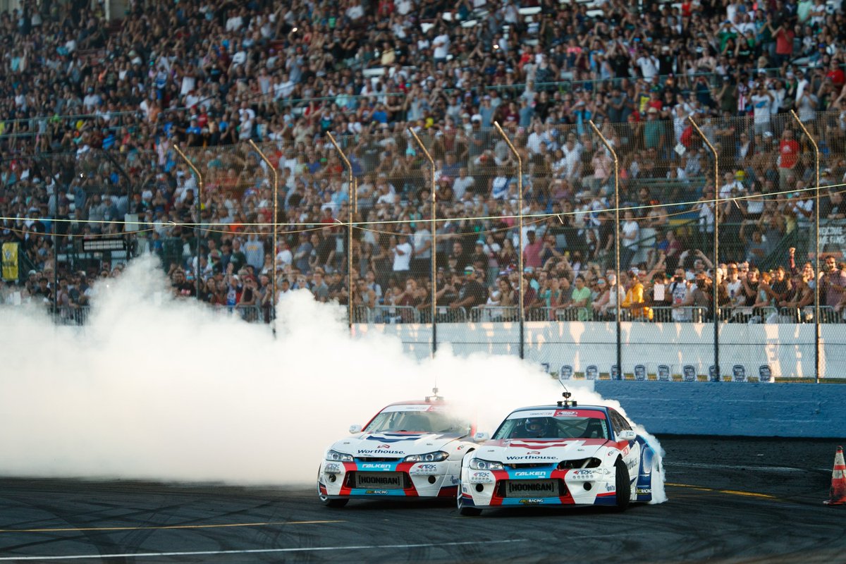 JesseCollens's tweet photo. My first time at a formula drift race was an AMAZING experience! The final racers, James Dean and Piotr Więcek, were great drivers. Their display of ability and skill was truly a suspenseful act that had everyone cheering. What a great day to get out and enjoy a race! https://t.co/BwKYsAhXJw