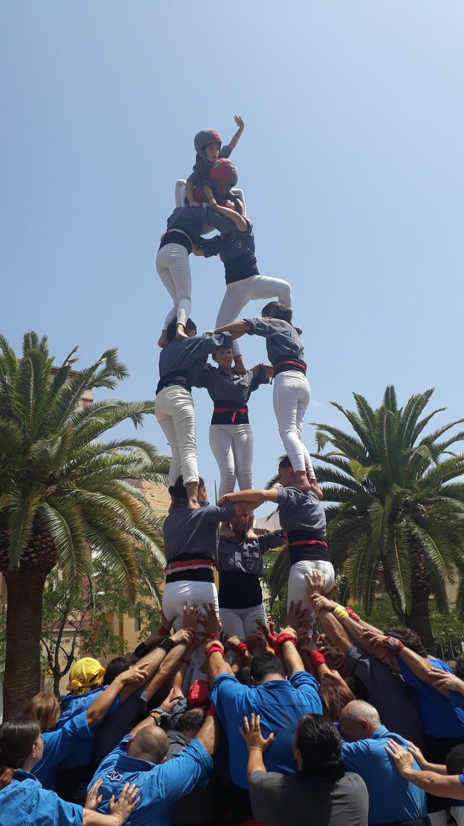 BlauDelta's tweet photo. ▶️ #DiadaEbrenca ◀️ 2a ronda
#Blaudelta id3d6
@CastLesRoquetes 3d6
#castellers #castelleres #terresdelebre @ajlarapita https://t.co/5jzJZVFV69