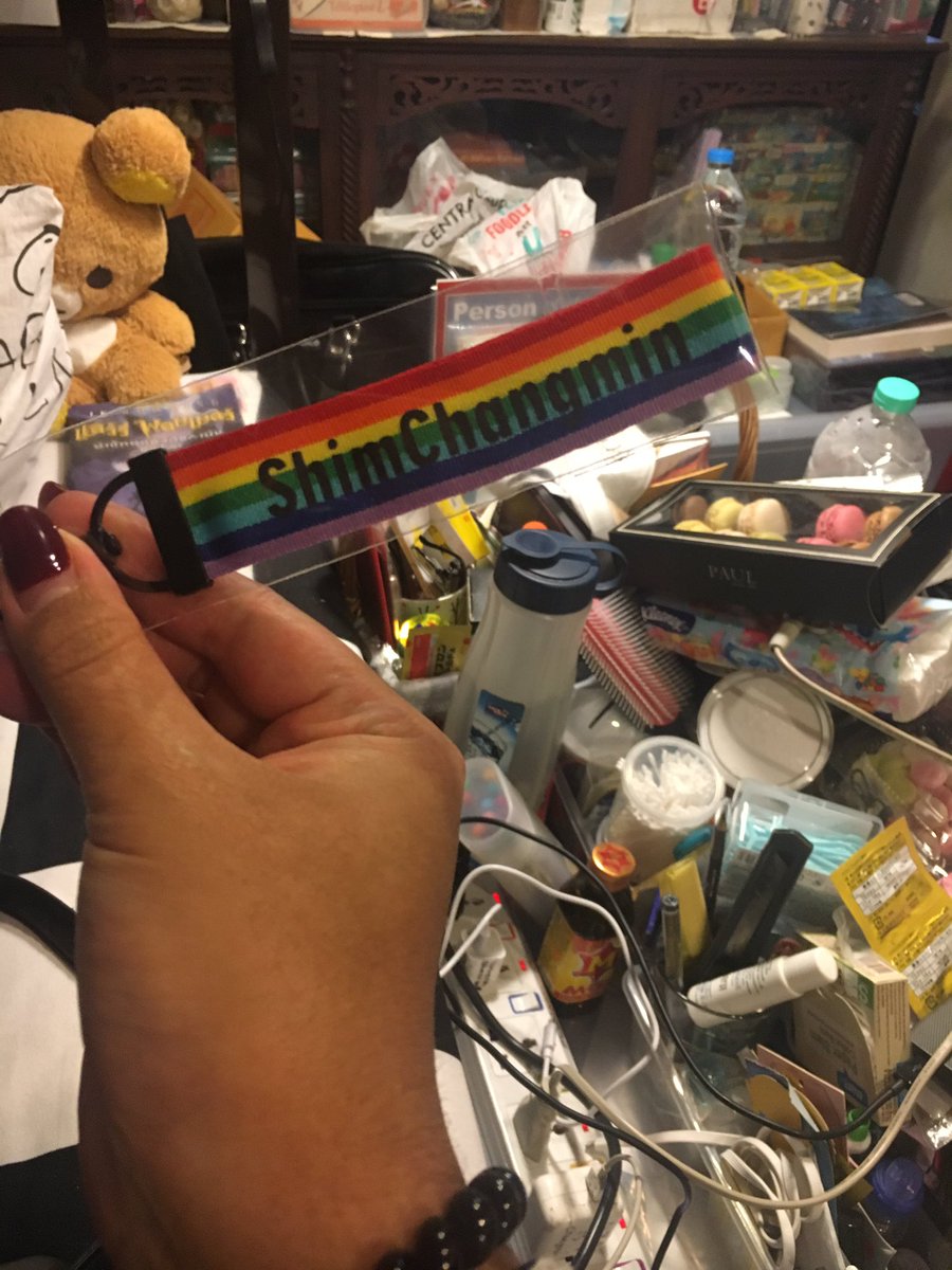 สวัสดีค่ะ! เนื่องในโอกาสหลังคอน อยากแจก และเฉลิมฉลอง #PrideMonth เราแจกที่ห้อย Changmin 1 อัน เพียงทำตามกติกาดังนี้
1. โพสต์รูปชางมินที่คิดว่าแซ่บสุด โป๊สุด ในปฐพีนี้
2. ใน 1 ทวิต โพสต์ว่าทำไมคุณถึงรักชางมิน
มาเล่นกันเยอะๆนะคะ หมดเขต 28 กรกฎาคม ค่ะ
จับรางวัลโดยการสุ่มน้า~