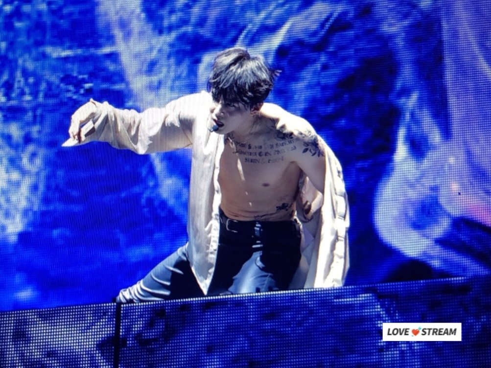 lovestream522's tweet photo. 190721 ㅠ..출근중인데ㅠ ㅠ ㅠ ㅠ ㅠㅠ지인분 감사해요 아흑...
#EXO #SUHO #수호 #준면 https://t.co/B2olevWB7L
