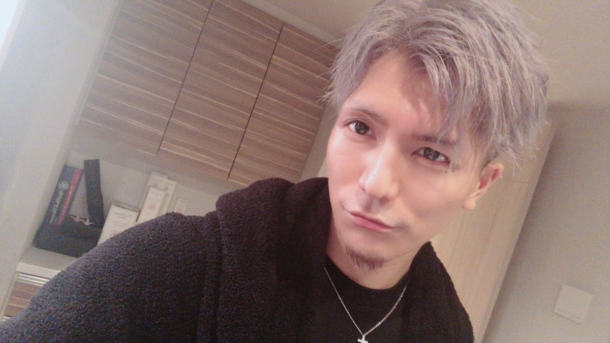 Foy_honmono's tweet photo. 活休中の髪型3変化がこちら https://t.co/jtWMg9oivy