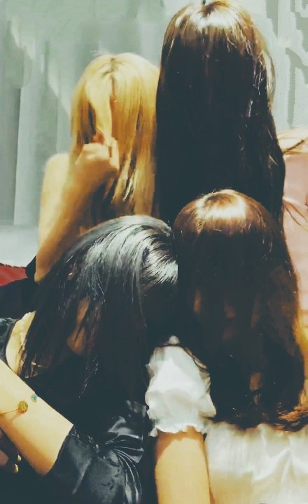 ImTipingee's tweet photo. #MTVHottest BLACKPINK 
@ygofficialblink https://t.co/3vbBtXKAHA