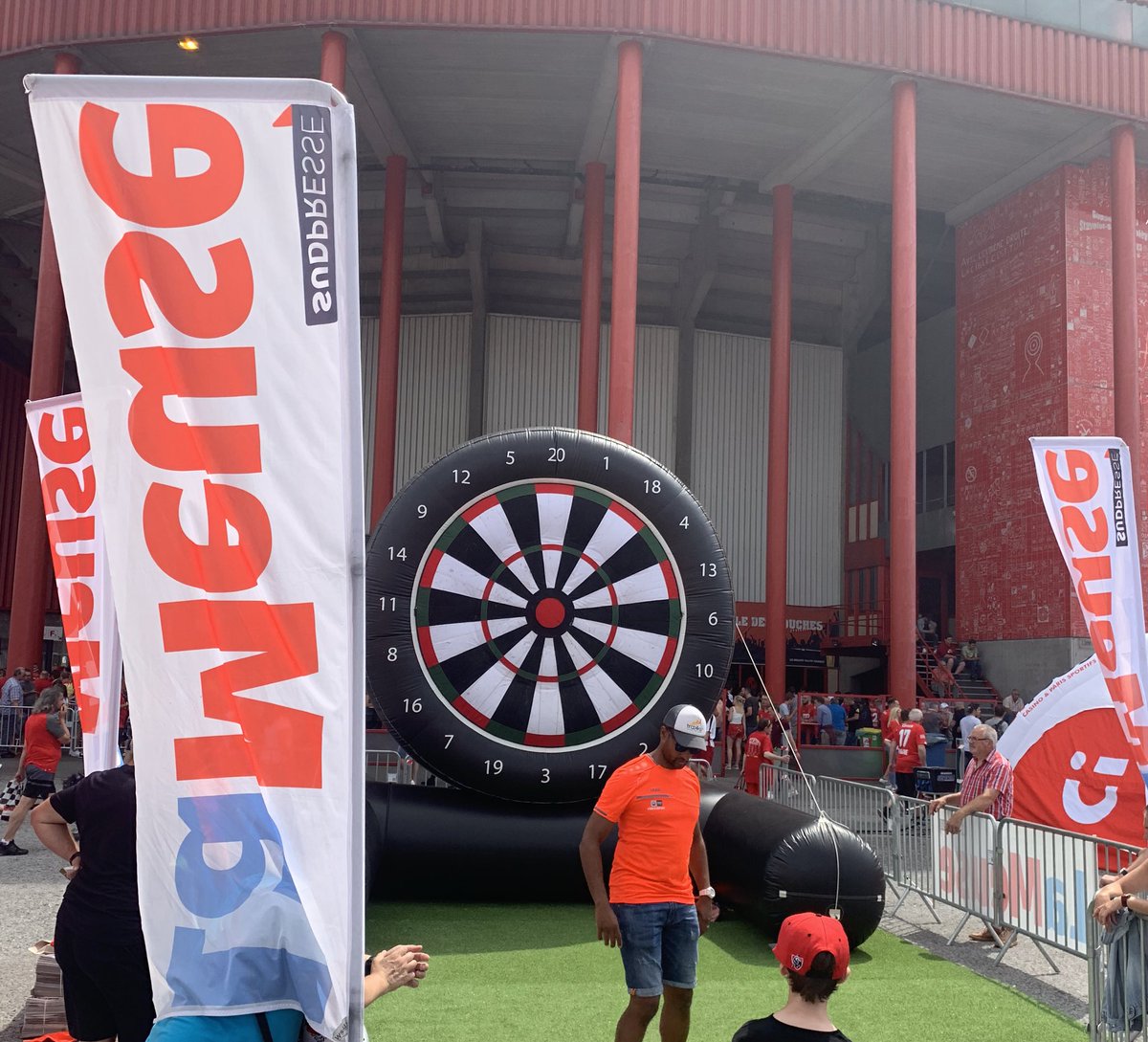 Standard_RSCL's tweet photo. Plusieurs partenaires sont présents pour vous occuper tout au long de cette journée dédiée aux supporters 🔴⚪️

Meerdere partners zijn aanwezig om jullie op deze dag, die in het teken staat van de supporters, te entertainen 🔴⚪️

#FanDayRSCL https://t.co/5VxrGNZMRC