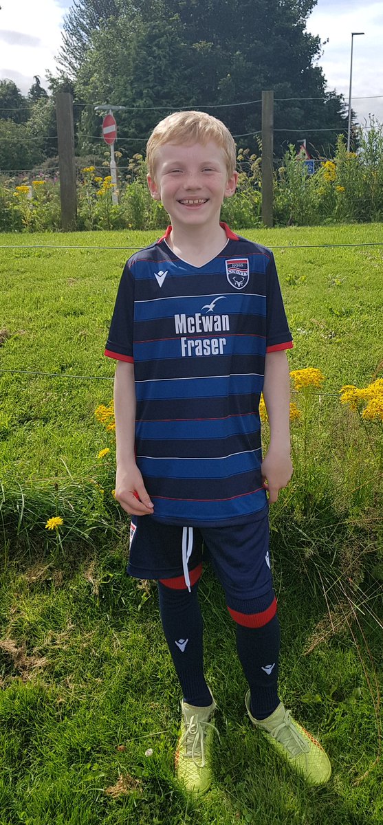 LoganStadium's tweet photo. The Stadium challenge is back on today! Our travels are taking up to @SconePalace where Logan (9) and I will walk to the @StJohnstone Stadiam to see the @Betfred  game against @RossCounty We're raising money for @mssocietyuk and @AFCCT in the process 😀 https://t.co/4shUtI1SR0