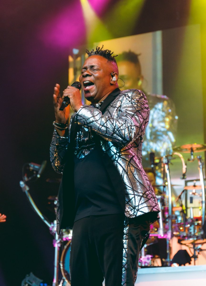 SuchAJewel's tweet photo. I got to see @EarthWindFire at @KCStarlight &amp; it was amazing! Soo happy I had the opportunity to hear them live! 🕺🏾🙌🏾 https://t.co/EtSmvjN9Ok
