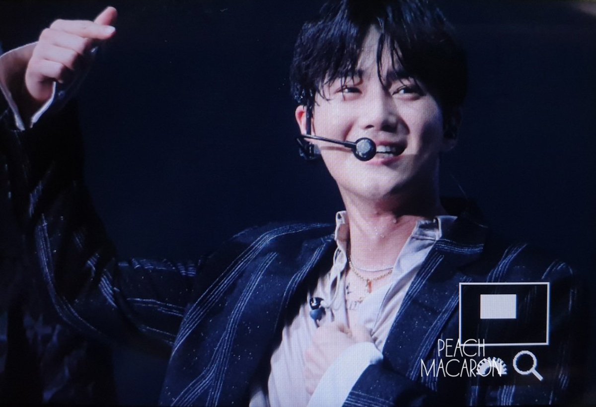 peachmacaron522's tweet photo. 190721 #EXplOrationinSeoulDay3 #수호 #준면
울애기 땀에젖어서 물토끼 되어브러써요 https://t.co/aVGkytBD1g