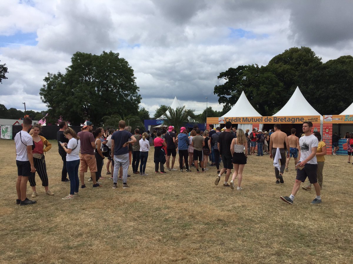 JulienGastrin's tweet photo. 4ème jour de #Charrues sur le stand #CMB #wearearkea... toujours au top, festivaliers en forme, équipe sur le pont 🤘🏽😉 On vous attend 🎁☀️ https://t.co/cpYw0hTgXg