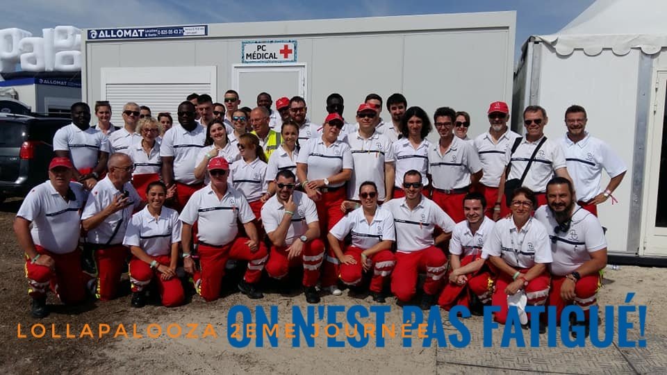 UnassSommoise's tweet photo. Nos équipiers continuent à travailler puisque la fête poursuit. 

Selon le retour en Live, ils ne sont pas fatigués malgré une journée bien chargée et une courte nuit. 

Bravo à tous! 

#UNASS
#DPS
#PremiersSecoursEnEquipe
#VisMaVieDeSecouriste
#Lollapalooza https://t.co/9mZEY1r9sU