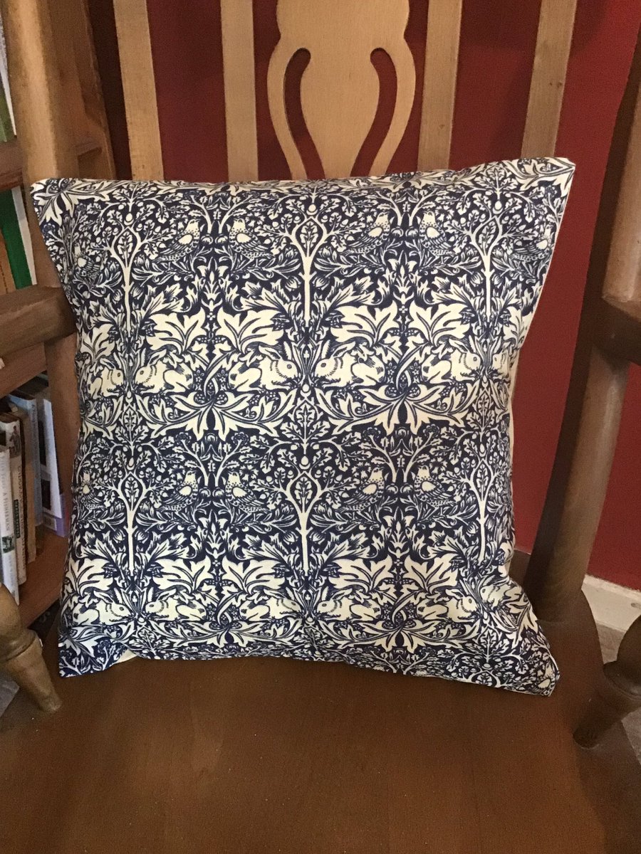 CottageCrafts5's tweet photo. Attending the Weekend Bazaar at the lovely PavilionGardens in Buxton .Lots of lovely stalls in the Octagon Hall in the gardens ,taking my Chefs Aprons,Reversible Children’s Aprons,Pegbags,as well as my Patchwork Quilts and Cushions . #handmadebyme #myestyshop #Octagonhall https://t.co/ZFwxhF5Vfp