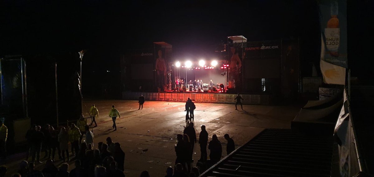 Vorig jaar een zee aan plastic bekertjes bij <a href="/HaringrockFest/">Haringrock</a>. En kijk nu eens...Respect voor dit plasticvrije festival. Respect voor initiatiefnemer Ton Frissen. Voor de vrijwilligers. Voor de bezoekers van dit mooie festival. Niets dan respect!!! 💪🏻 #katwijk