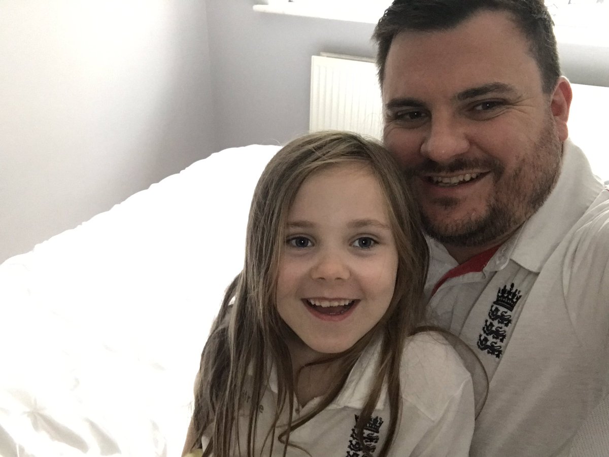 Bezdog's tweet photo. Come on England 🏴󠁧󠁢󠁥󠁮󠁧󠁿 #WorldCup https://t.co/QQERd6sL4N