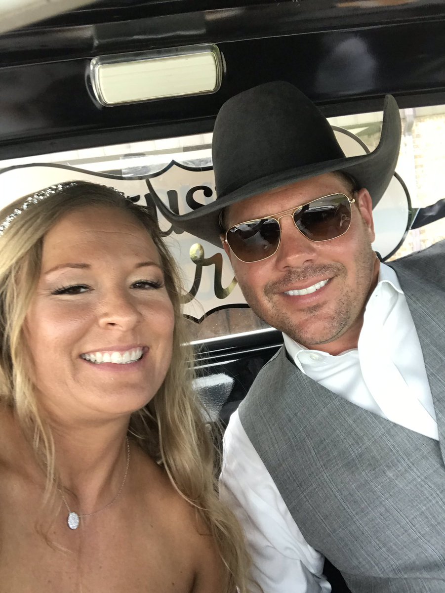 bridget8403's tweet photo. First picture as a #marriedcouple ❤️ #19yearsinthemaking #bridgetgoesbolten 👰🏼🎩 #frompromstoawedding #seventhirteennineteen🥰 https://t.co/RUHZvUQwyQ