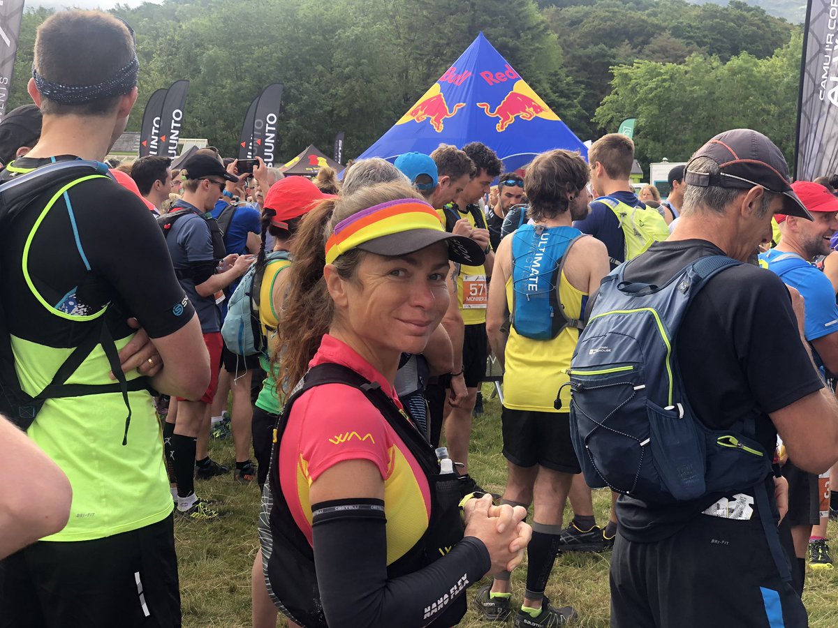 HomeInMalta's tweet image. 3 mins to go for @RFMCoaching racing @aahevents #SnowdonTrailMarathon⛰ 🏃🏻‍♀️⛰

No missing her in @thesweatexperts visor and @WaaUltra pink 👚 #GoAnnaGo

Tracking available here: track.rtrt.me/e/TDL-SST-2019…

#WAAteam #TeamPH