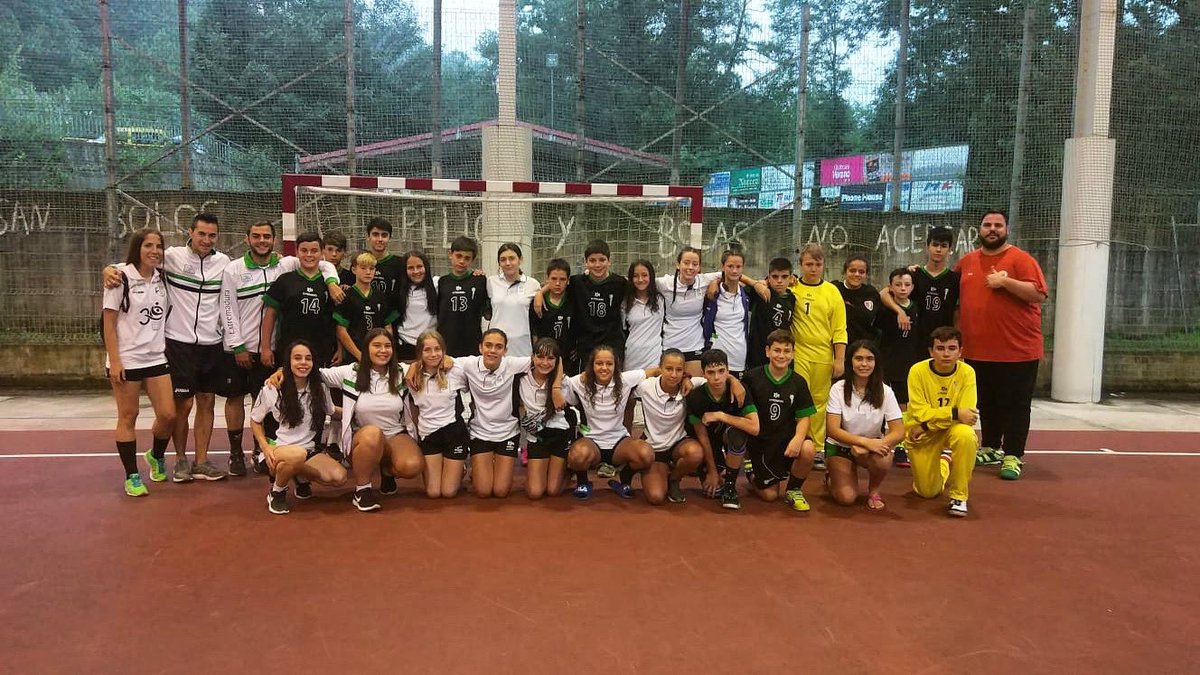 Finalizada la participación de nuestras selecciones infantiles en el Torneo de Cangas sin duda una gran experiencia para ambos equipos el enfrentarse a l@s mejores de España.