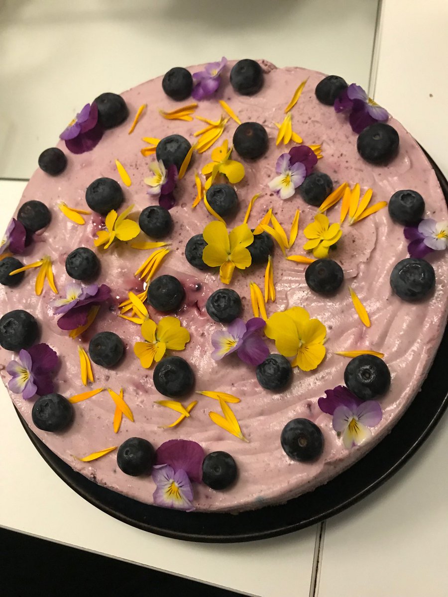 My birthday could not be complete without a blueberry cheesecake 😋😋😋happy Sunday beautiful people 🤗💕😋🎂🙏
