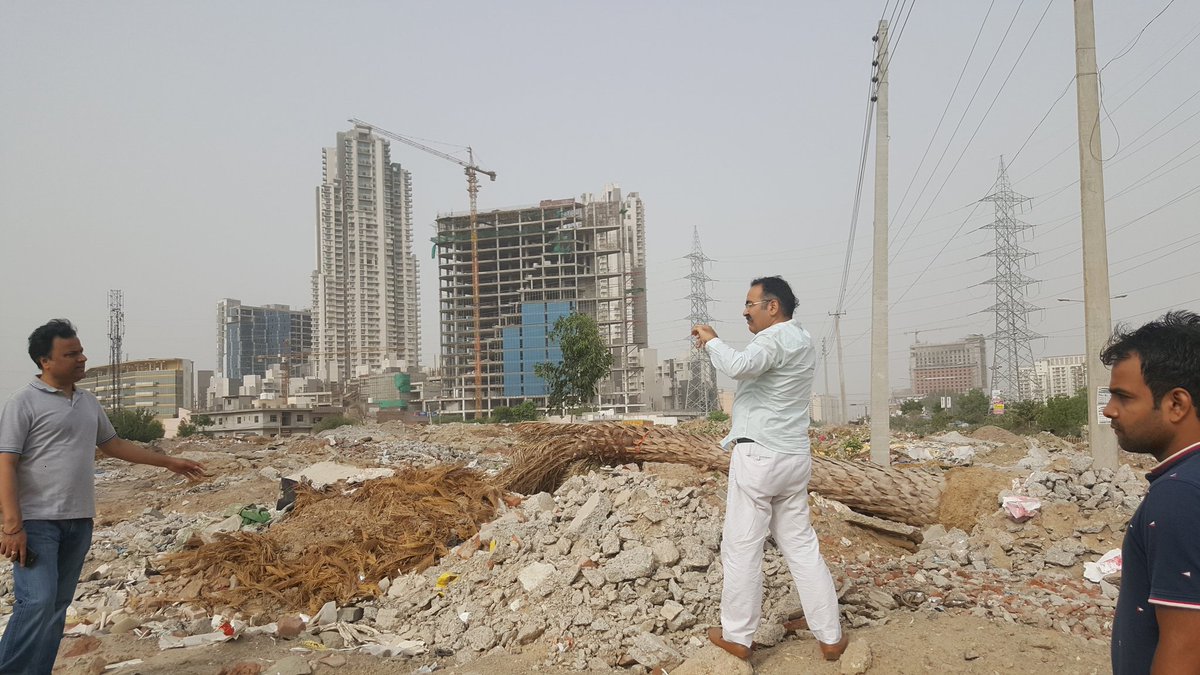 rwa_67's tweet photo. Thanks @ramanmalik for meeting us at the biggest #GarbageDump of #Gurgaon and checking out how 10k residents are breathing poison every day .
Hope to see some action soon.
@CPCB_OFFICIAL @MunCorpGurugram @GurugramMDA @PVSNSector67 @M3MIndiaPvtLtd @BJP4Haryana @PMOIndia @toi_RaOj https://t.co/lgIUvsfqoL