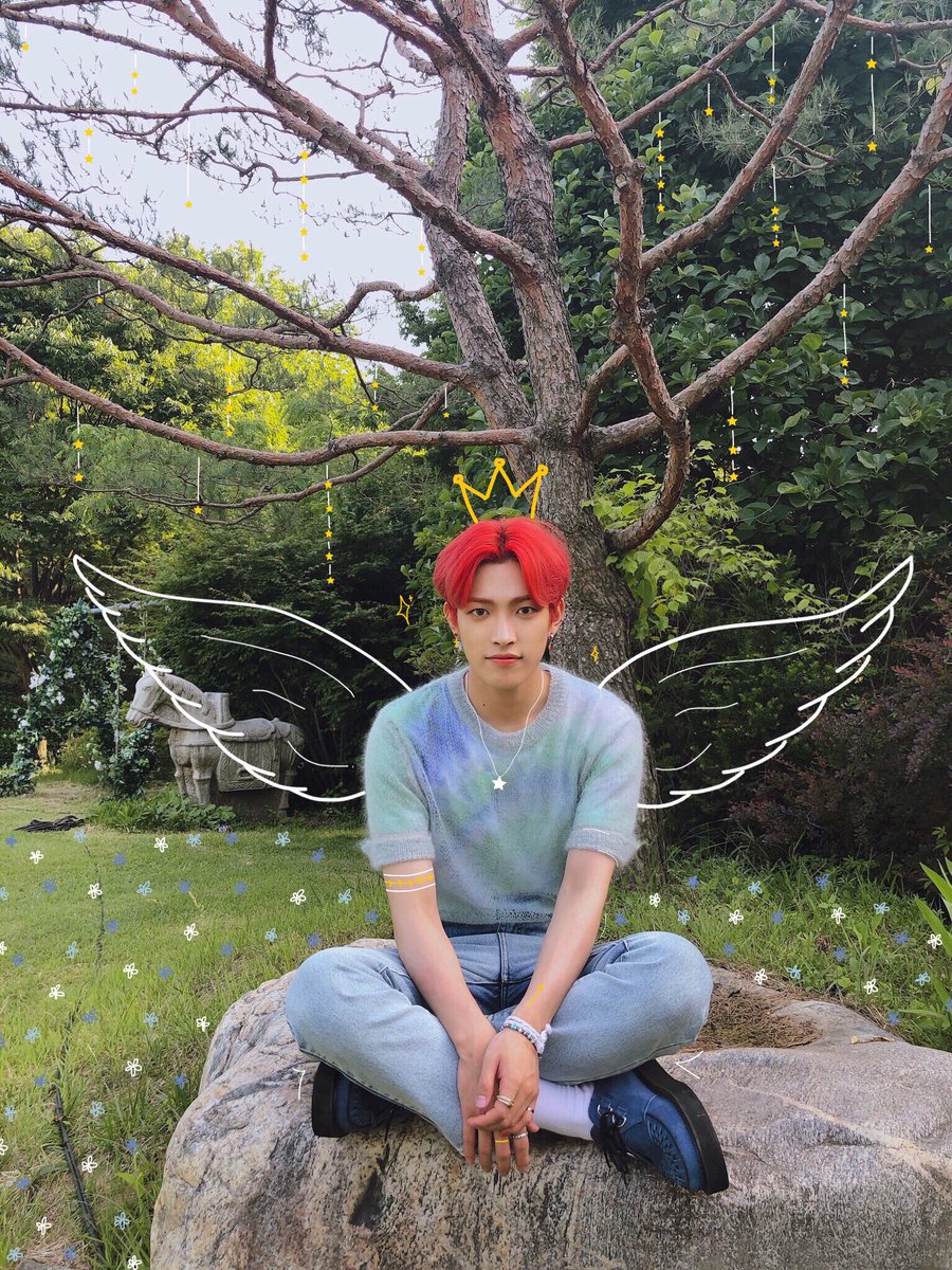ateezqtbot's tweet photo. our crown leader, joong ✨💫✨🌟 https://t.co/HJUksb2C2b