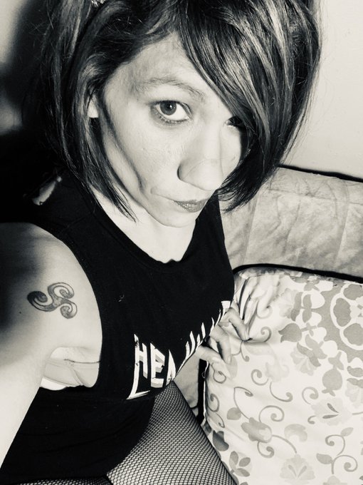 About to post a new video!! Hold on to your knickers!! https://t.co/BsOu3dSCTn<a href="/tag/newprofilepic"class="tags"><span>#newprofilepic</span></a>