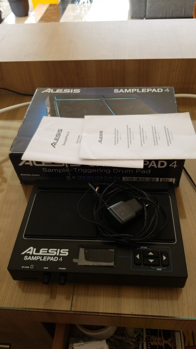 Vando_apricia's tweet photo. @DrumBagus wts alesis sample pad 4..fullset.mulus..harga nego
minat hub ke 081278233949 (wa) https://t.co/HGGalbzW0O