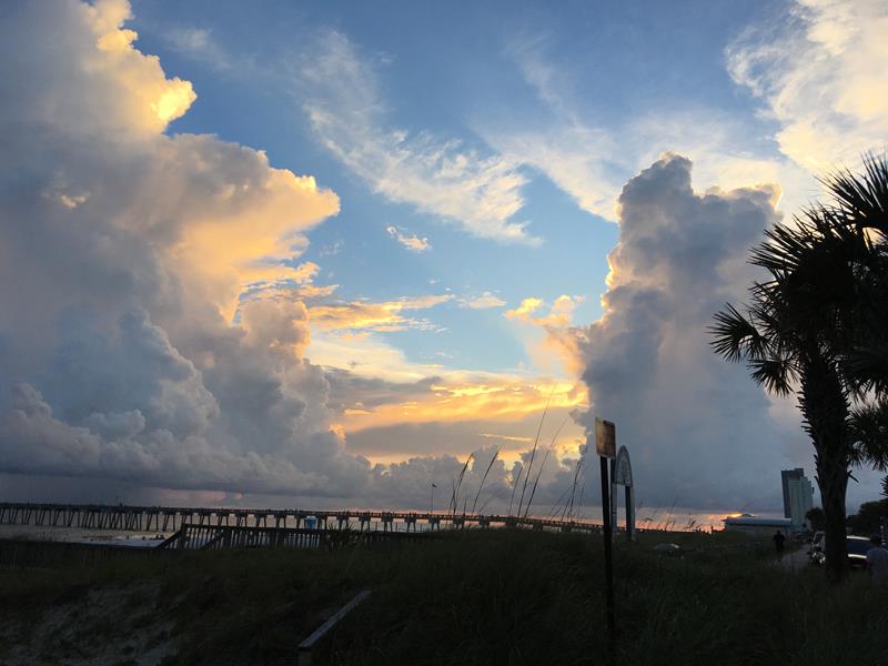 kyflatfee's tweet image. My friend Rebecca is a finalist in Resort Collection's Photo Contest - help rally votes: flip.to/r/nrep @ResortsPCBeach